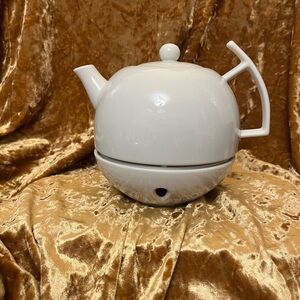 Elegant White Pier 1 Ceramic Teapot